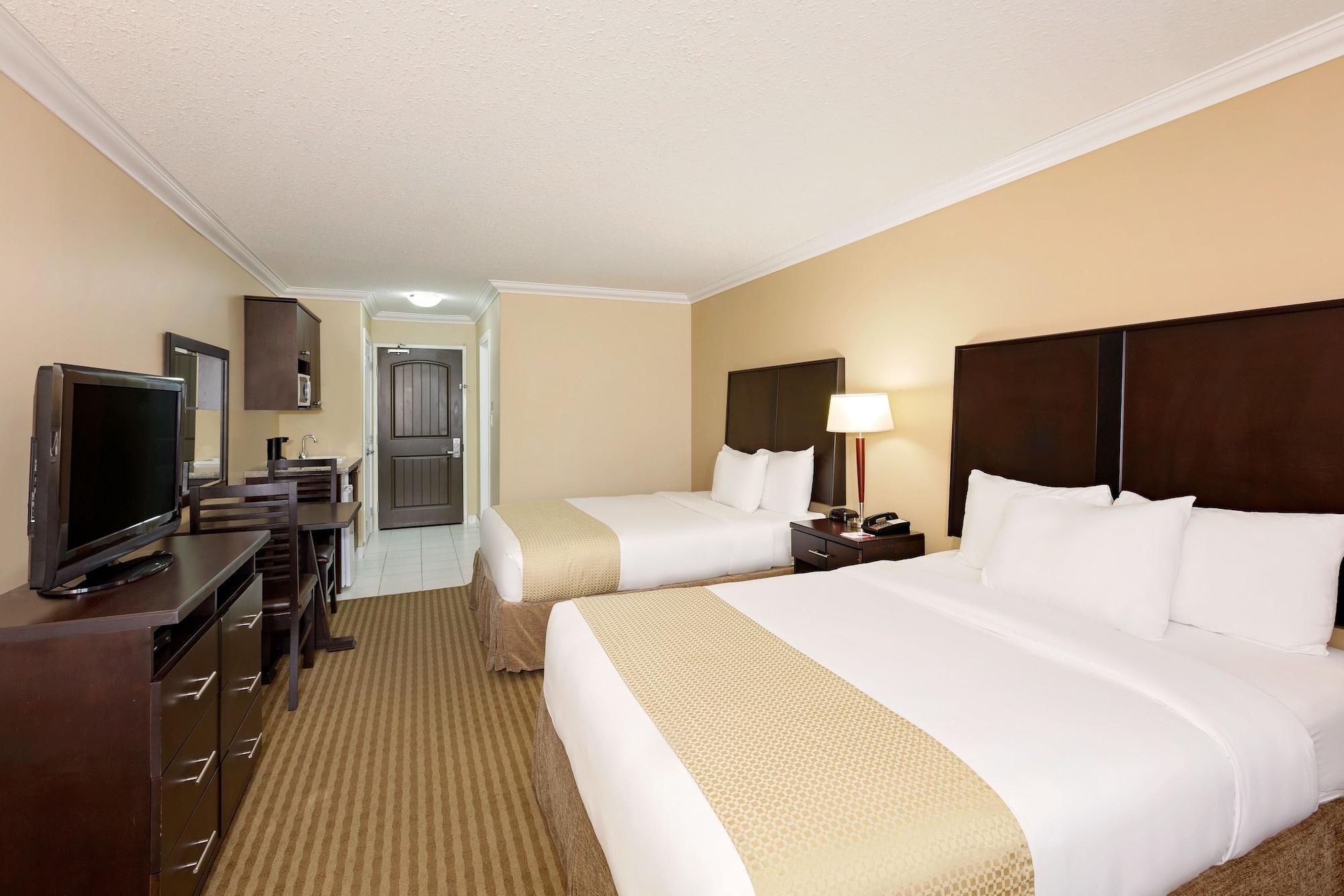 Ramada By Wyndham Cold Lake Exterior foto