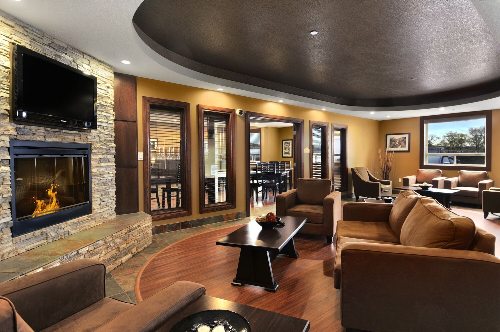Ramada By Wyndham Cold Lake Exterior foto