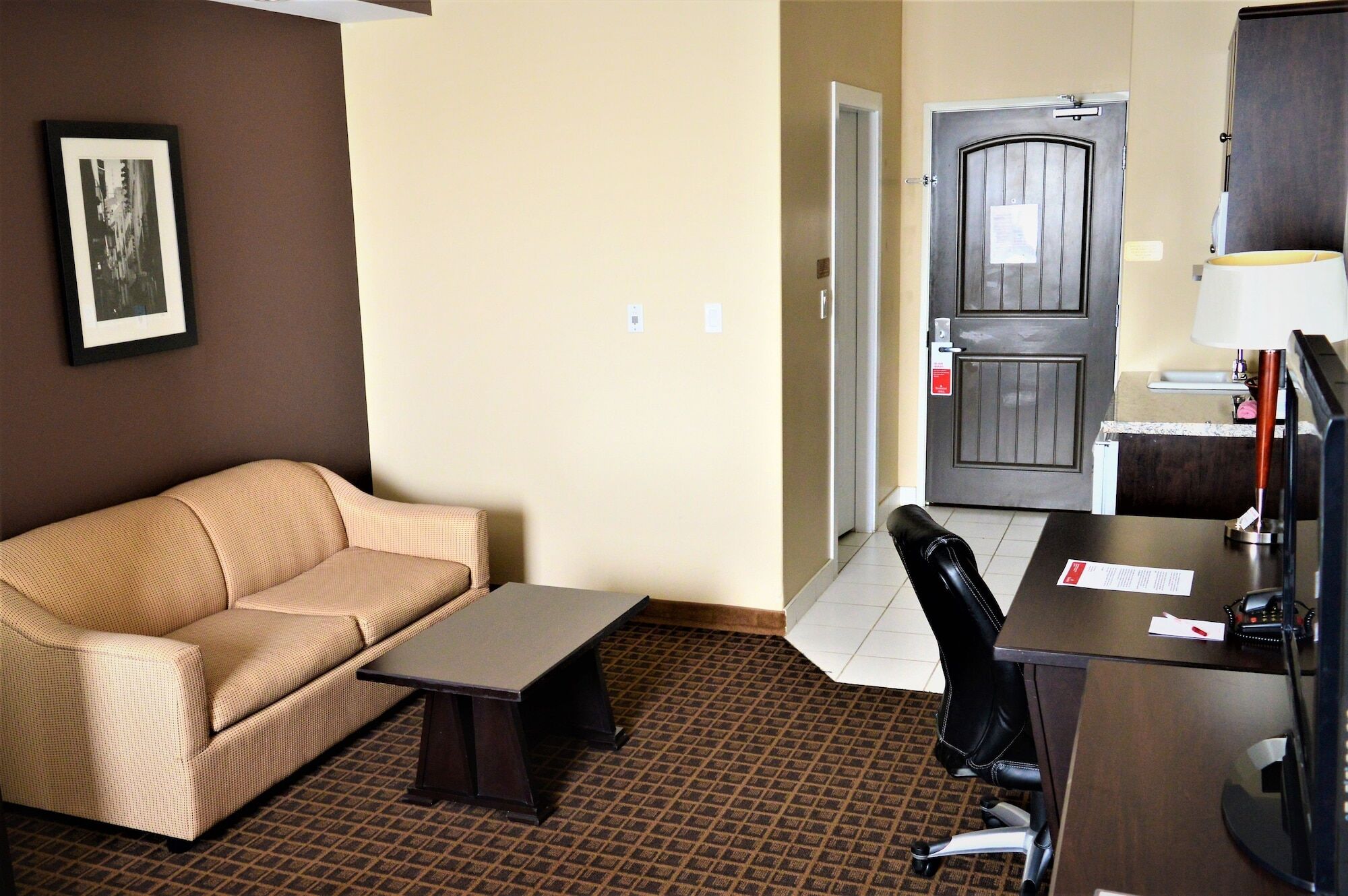 Ramada By Wyndham Cold Lake Exterior foto